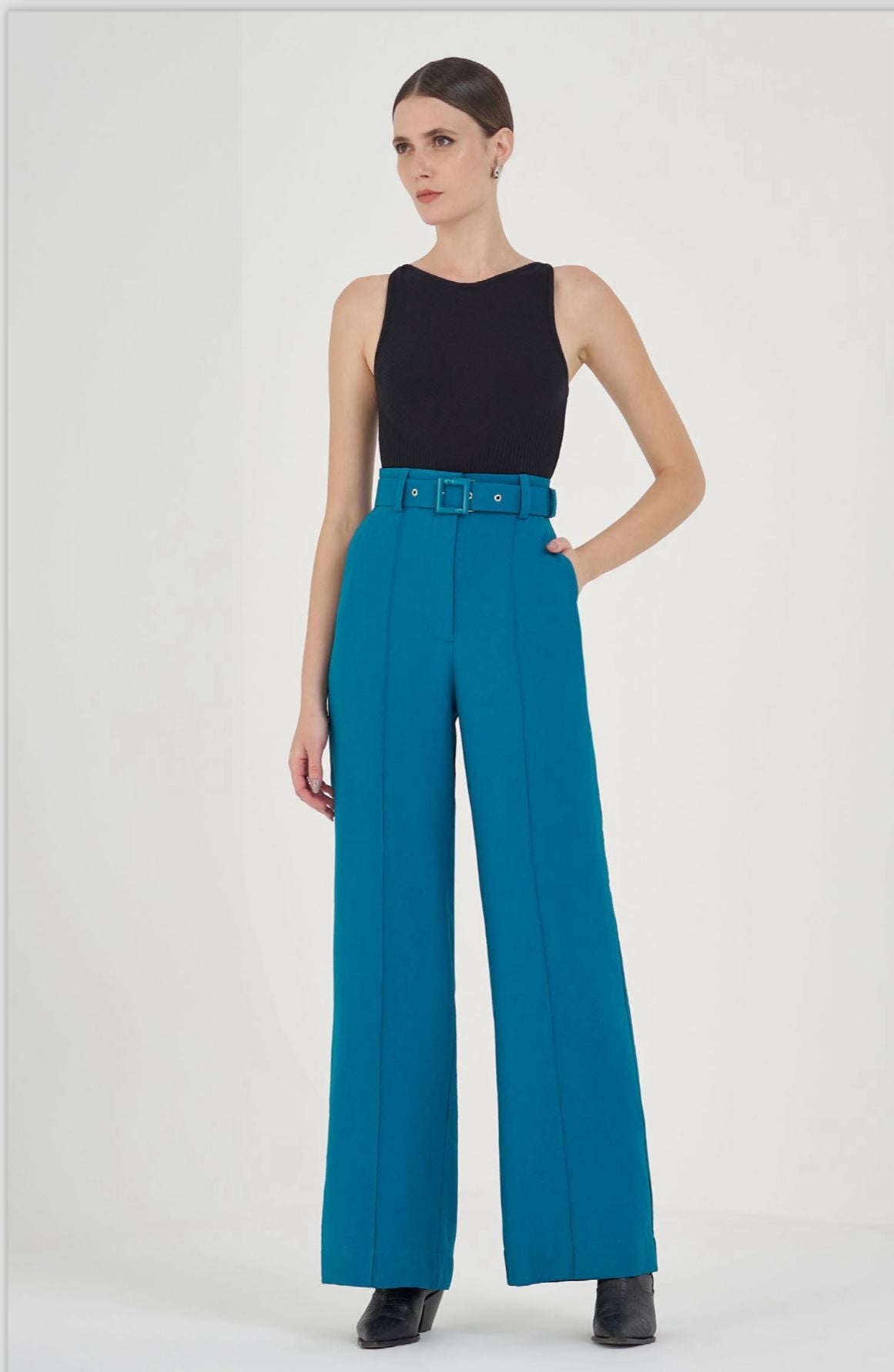 Lore - Wide Leg Pants w/ Thick Belt Essent