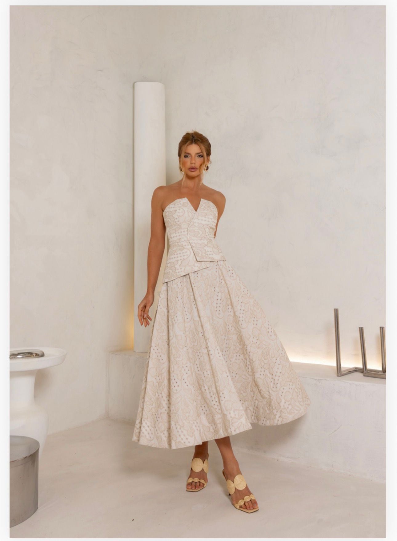 Closet Deluxe - Midi Dress w/ Corset Detail