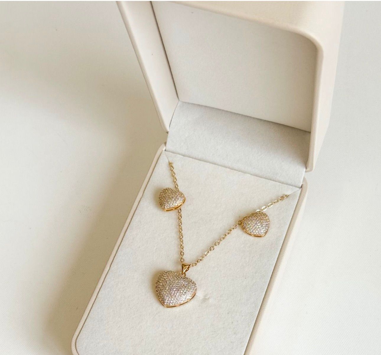 Nuria - Studded Heart Set