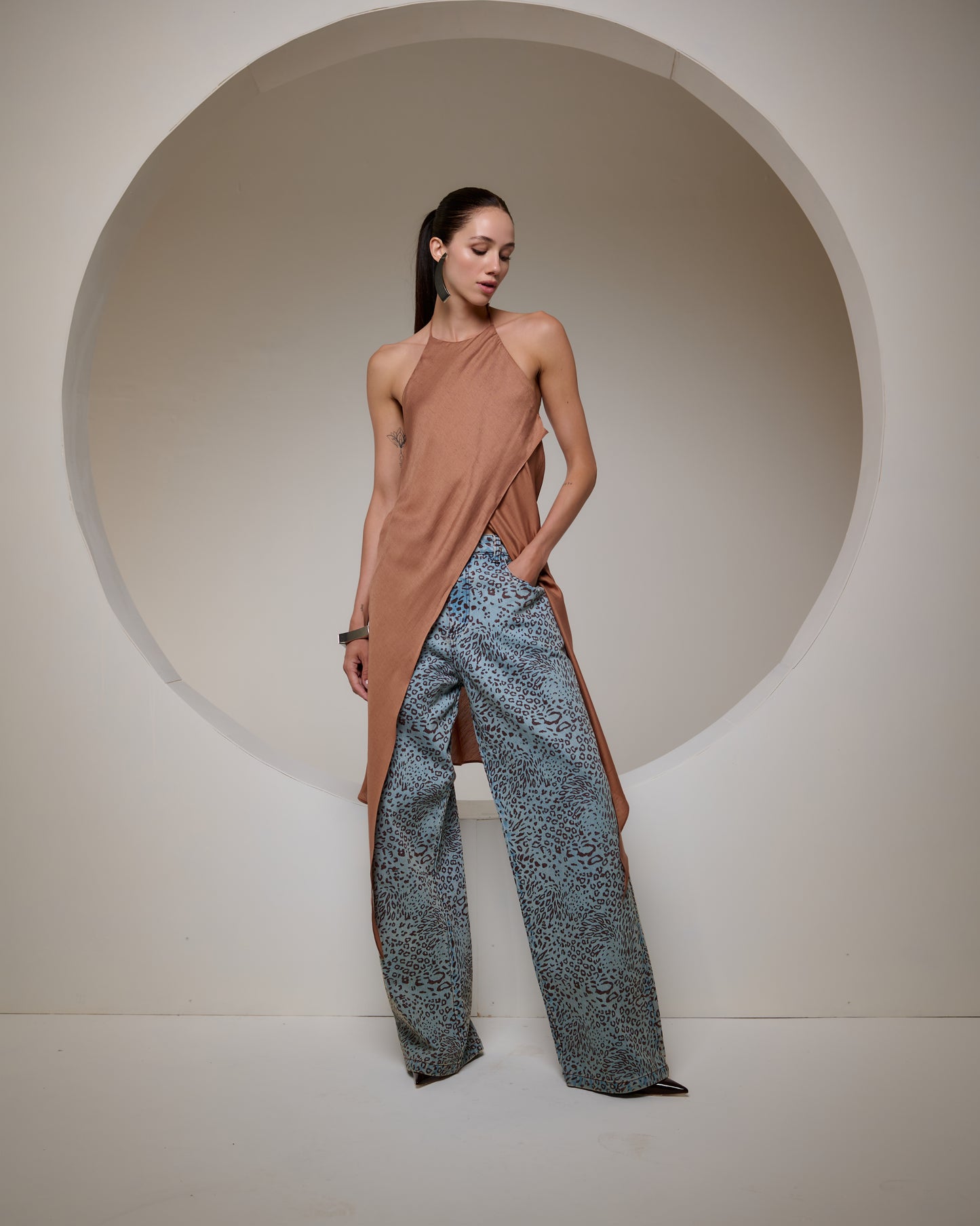 Bfly - Brown Elongated Top