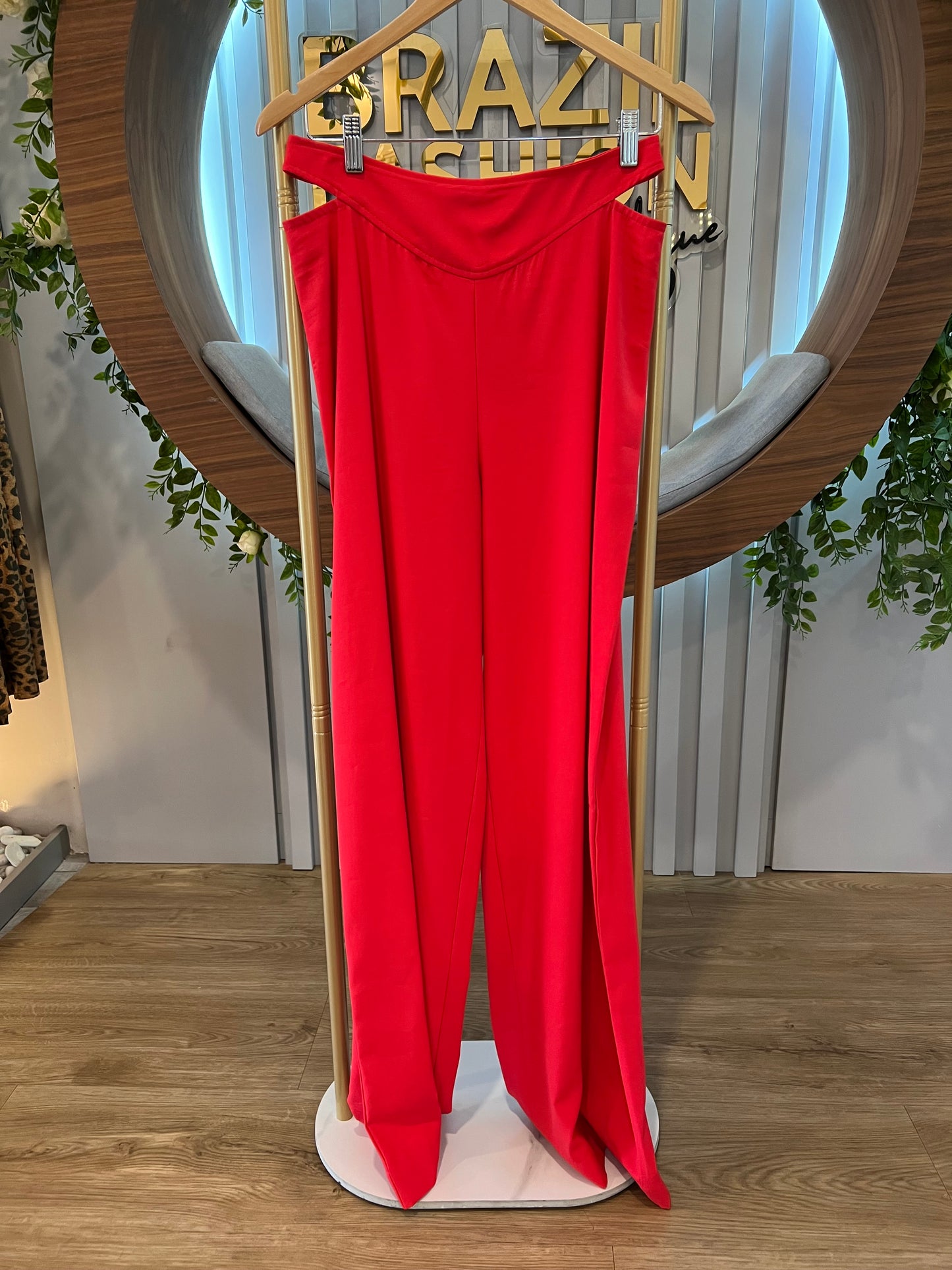 Lore - Straight-leg Pants Waist Details