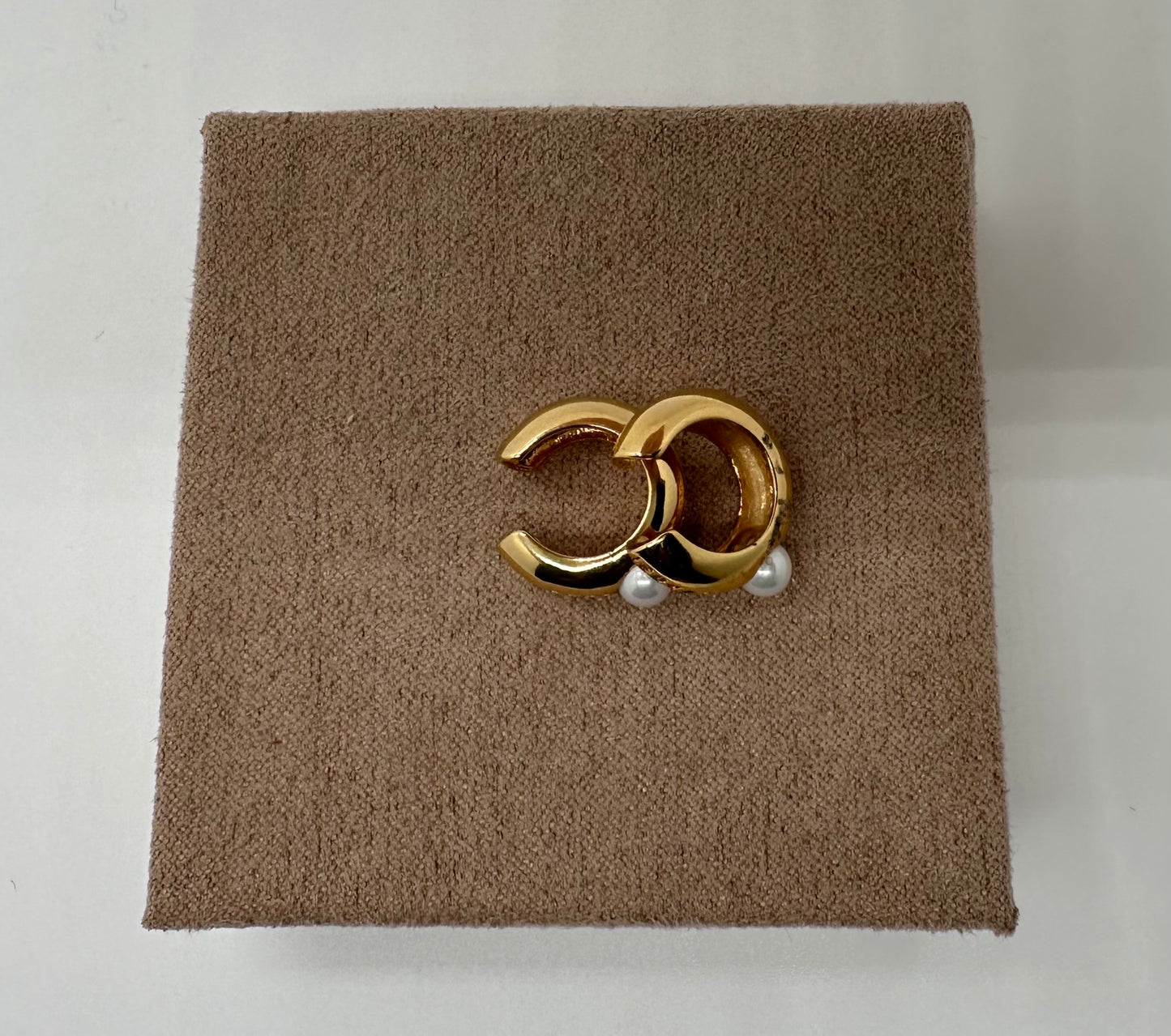 Nuria - Small Fake BFB Piercing Gold & Pearl