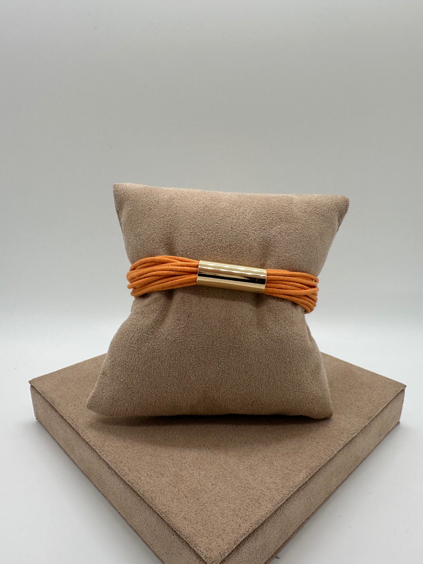 Nuria - Leather Bracelet with Gold
