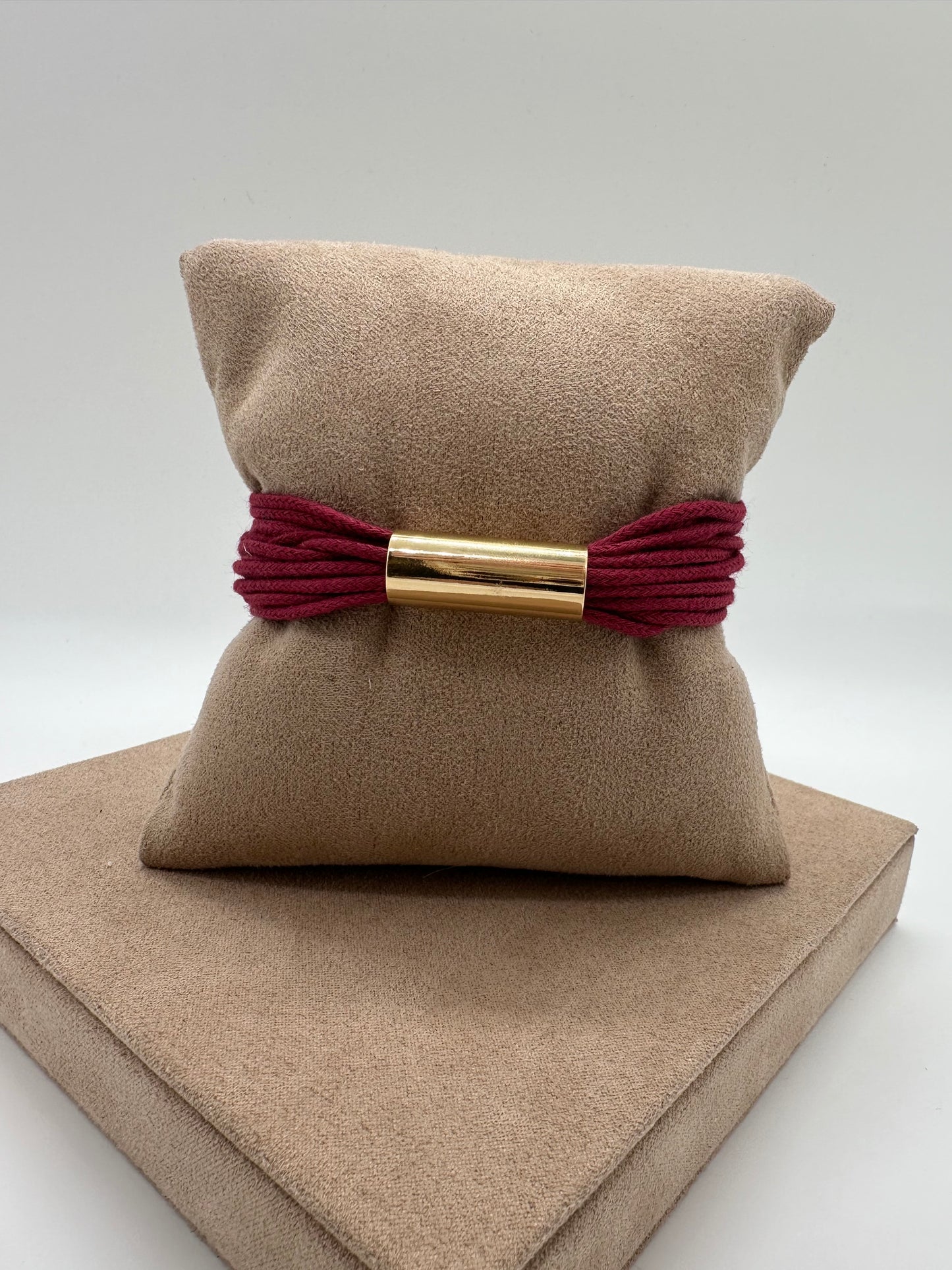 Nuria - Leather Bracelet with Gold