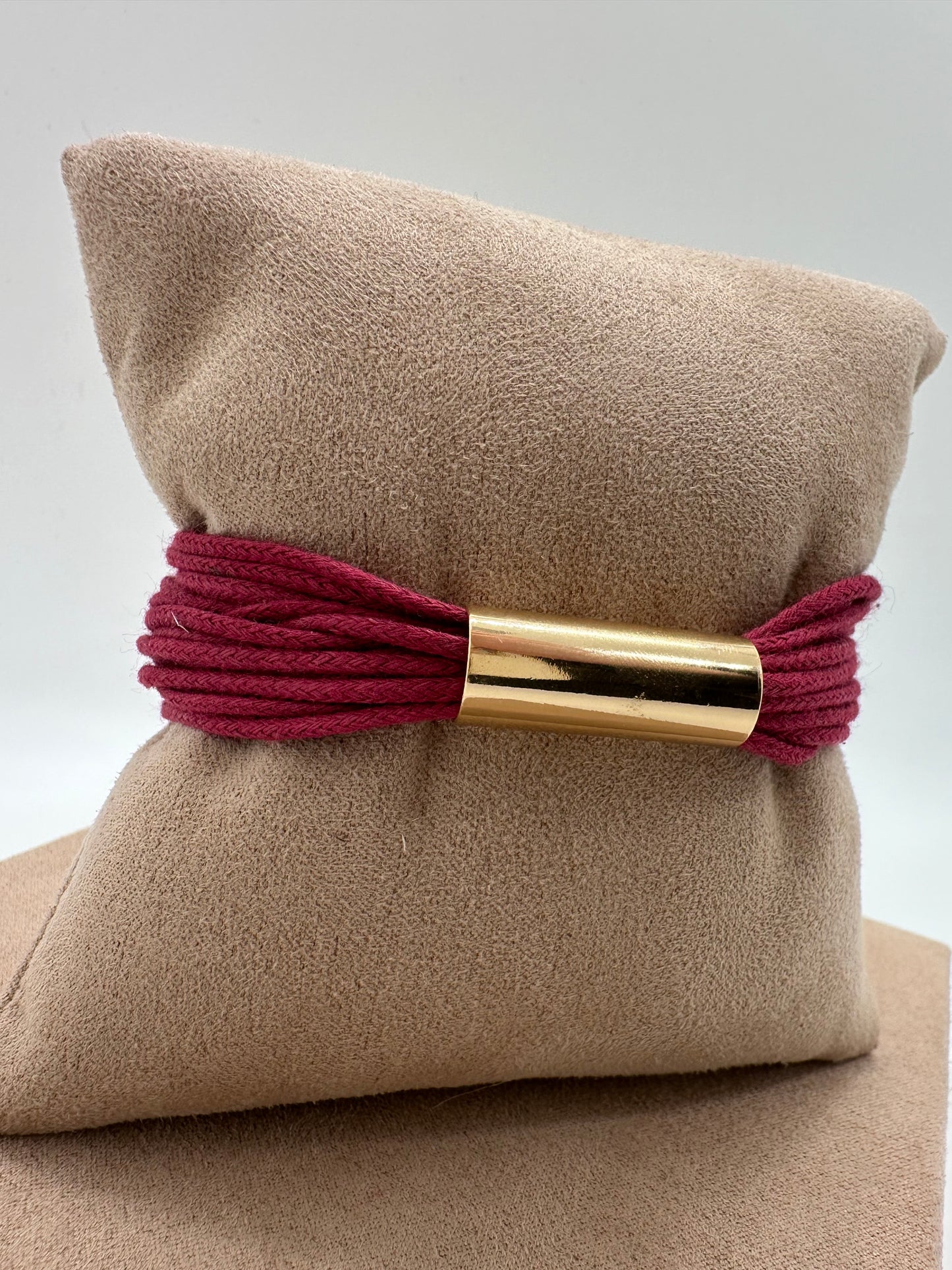 Nuria - Leather Bracelet with Gold