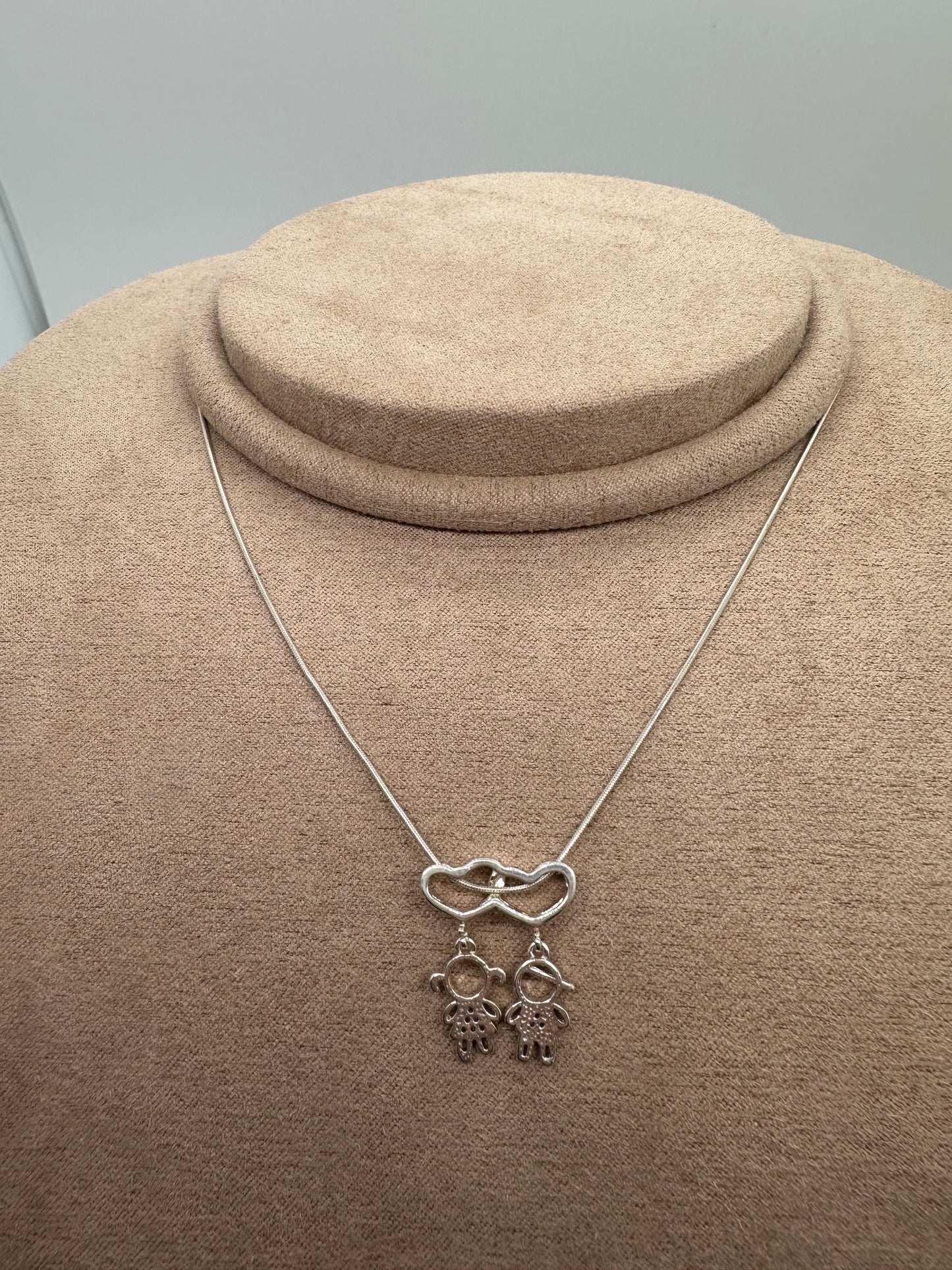 Nuria - Silver Pendant Necklace 2 children