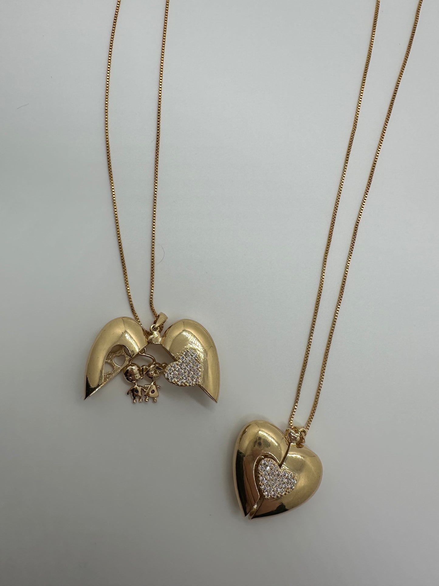 Nuria - Heart Necklace w/ Opening