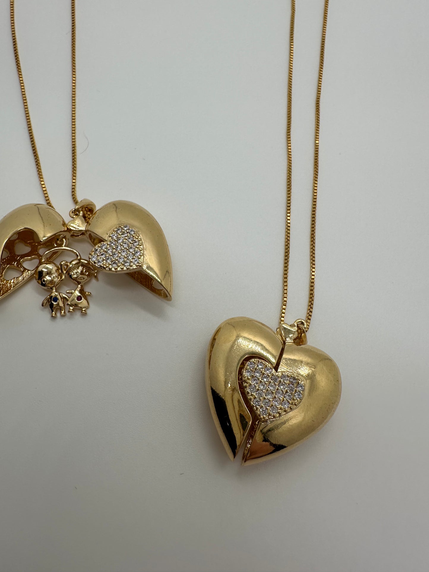 Nuria - Heart Necklace w/ Opening