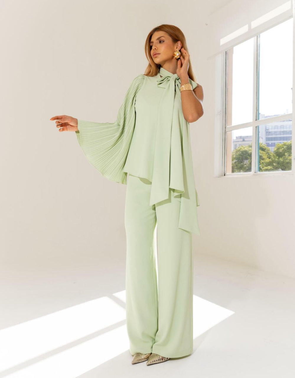 Closet Deluxe - Off-the-shoulder Blouse set