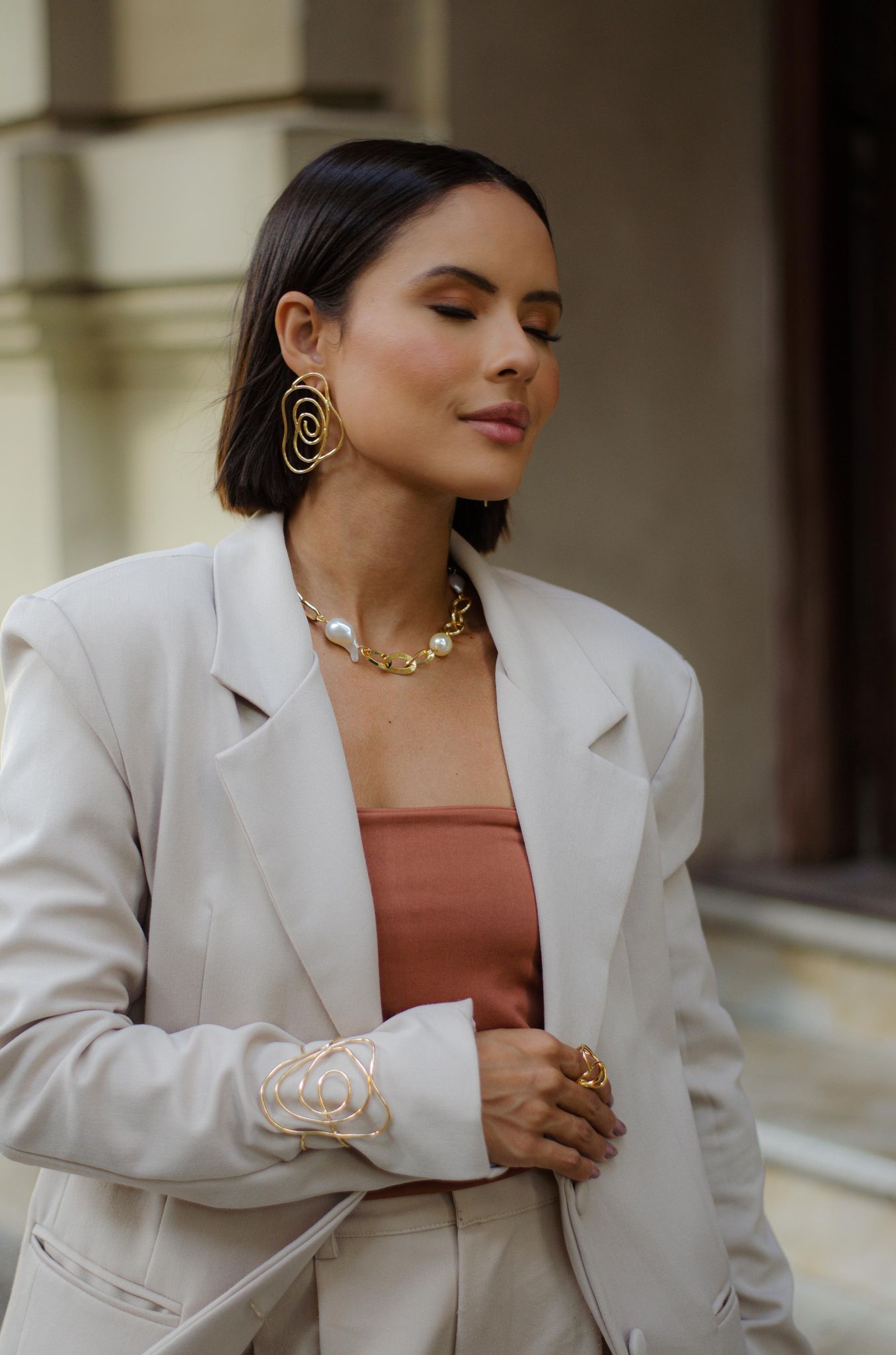 Nuria - Necklace with Links and Assorted Pearls