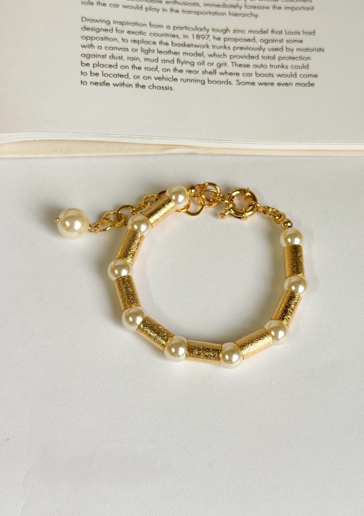 Nuria - Spaced Bracelet with Pearls