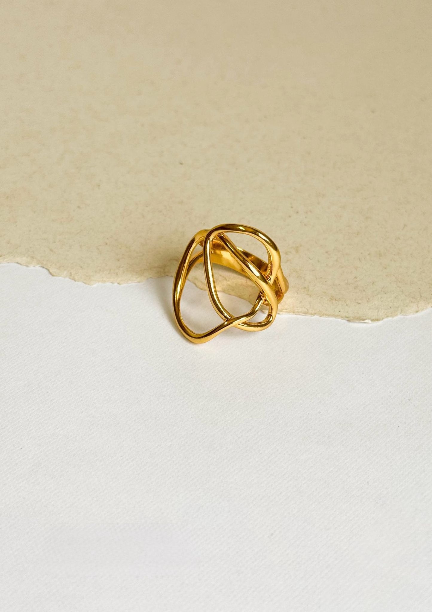 Nuria - Hollow Organic Ring