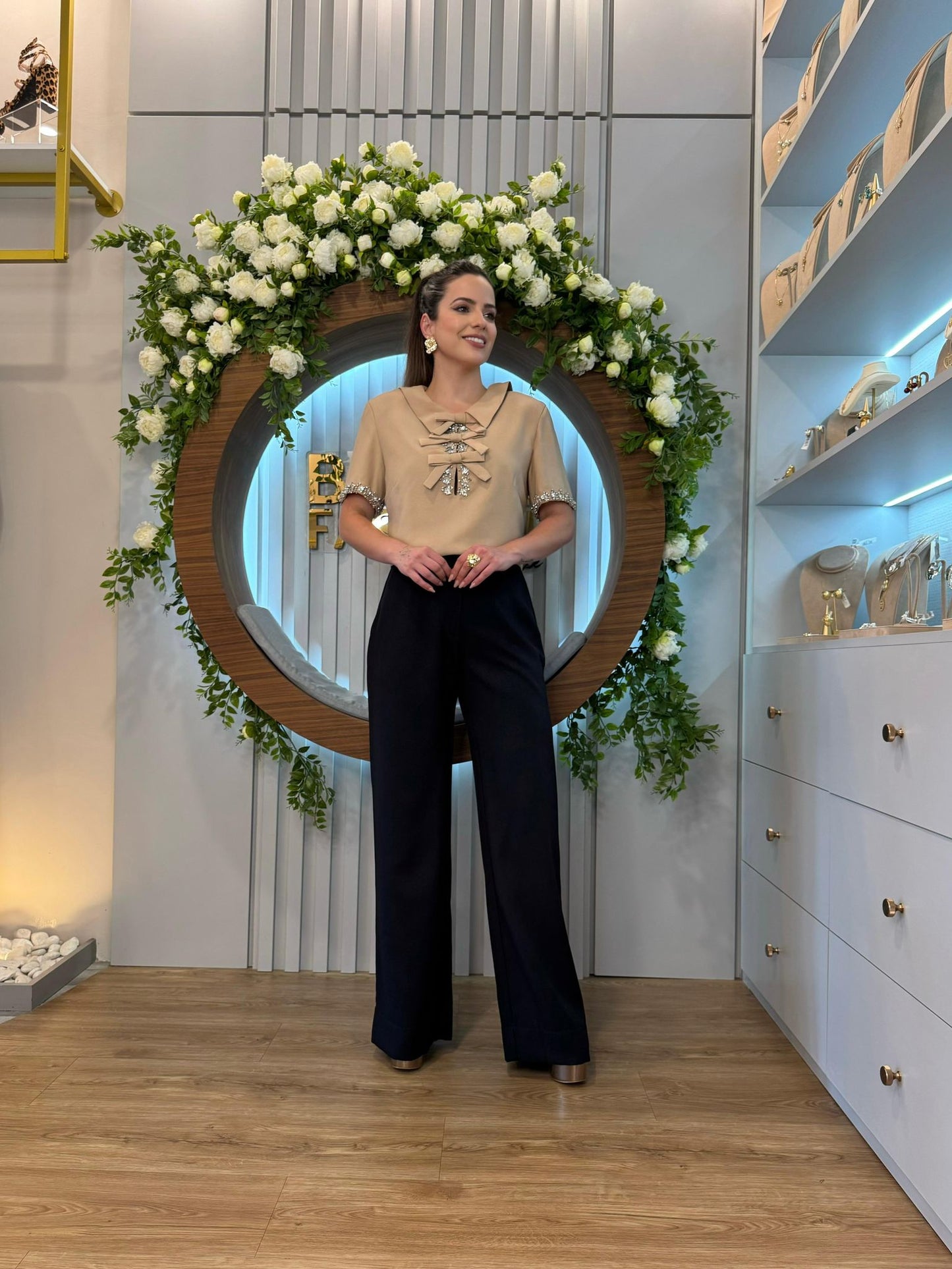 Lore - Crepe Lace Embroidery Blouse