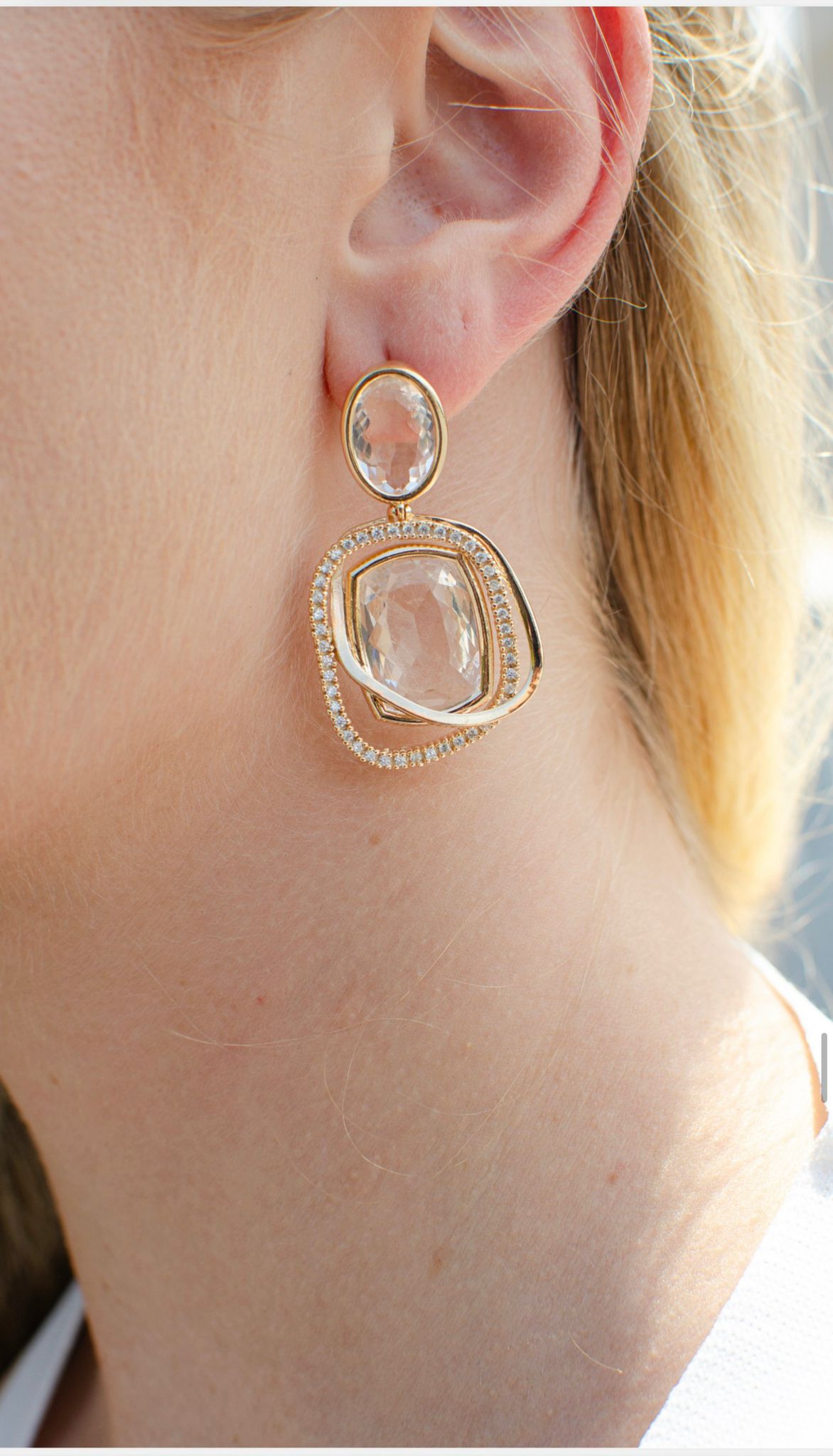 Nuria - Gold Set with Clear Stone