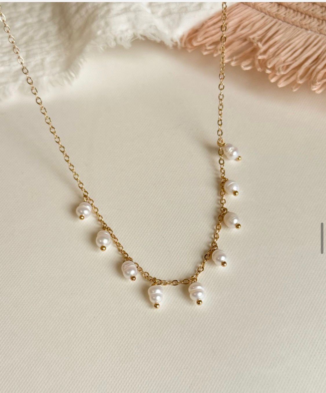 Nuria - Droopy Pearl Necklace