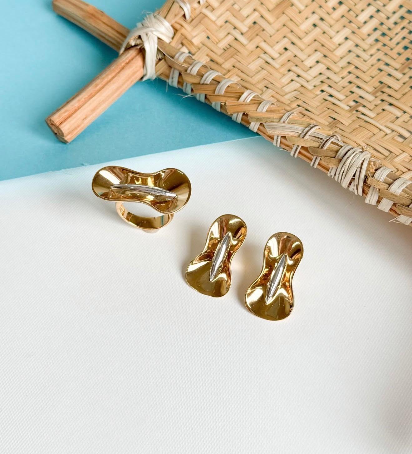 Nuria - Sculpted Gold Set