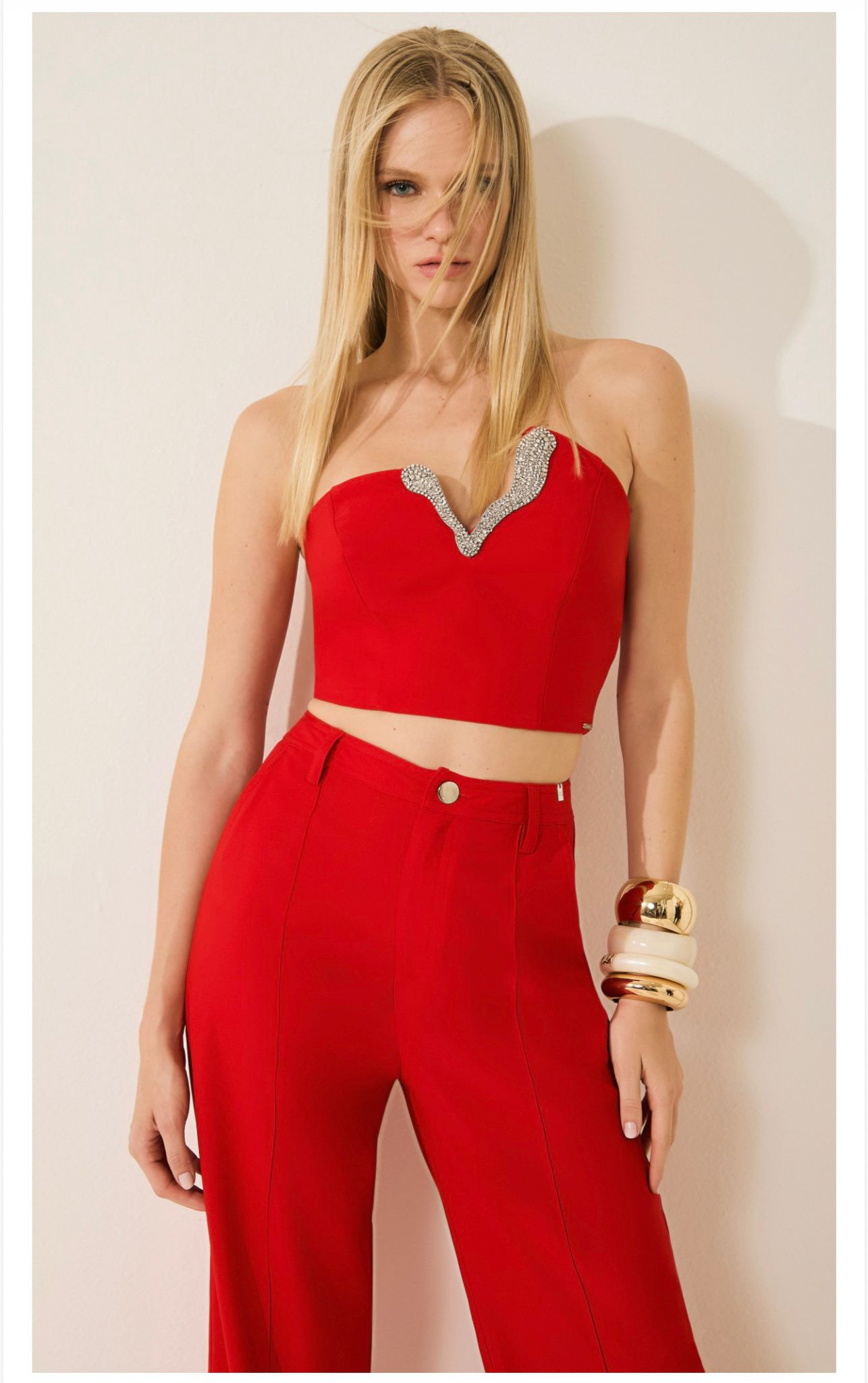 Isa Paes - V Metal Detail w/ Pants Set