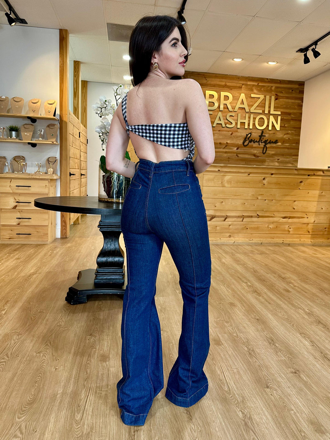 Isa Paes - Calça Jeans Flare
