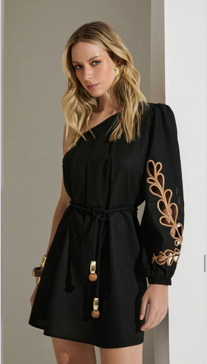 Isa Paes - Short Dress w/ Rechilieu Sleeves
