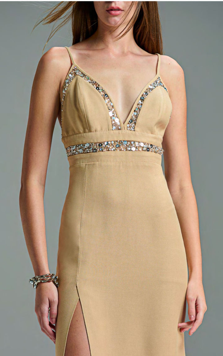 Caos - Vestido Midi com Decote Bordado