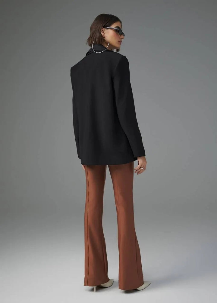 Lore - Calça Supreme Boot Cut com Zíper
