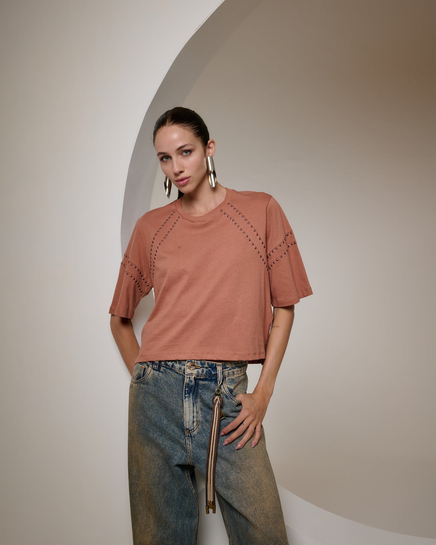 Bfly - Reglan T-Shirt with Hot Fix Cutouts