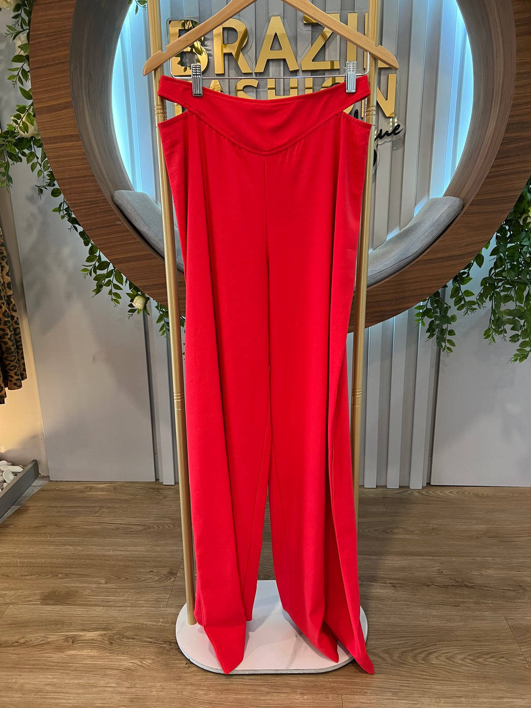 Lore - Straight Leg Pants Waist Details