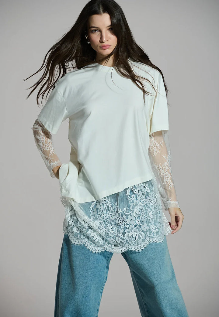 Caos - Asymmetric Hem T-Shirt with Lace