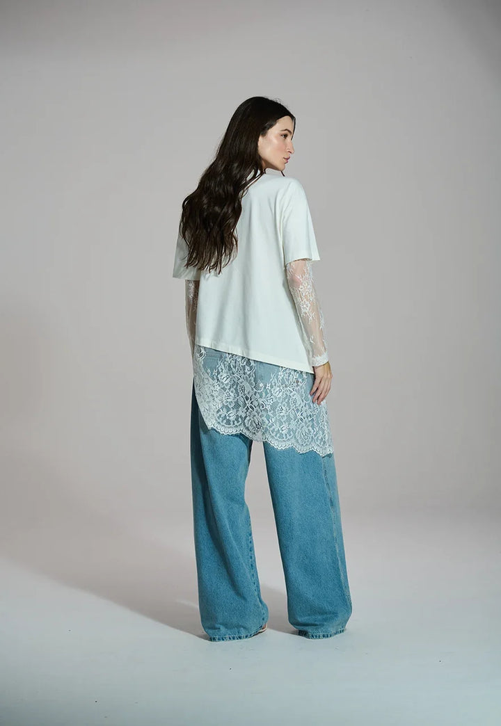 Caos - Asymmetric Hem T-Shirt with Lace