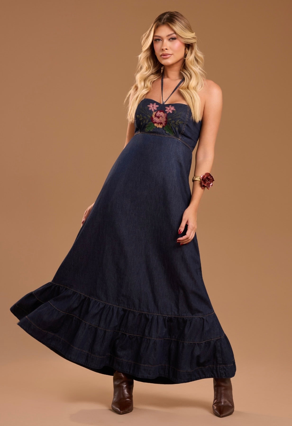 Contra Sensura - Dressed with Maria