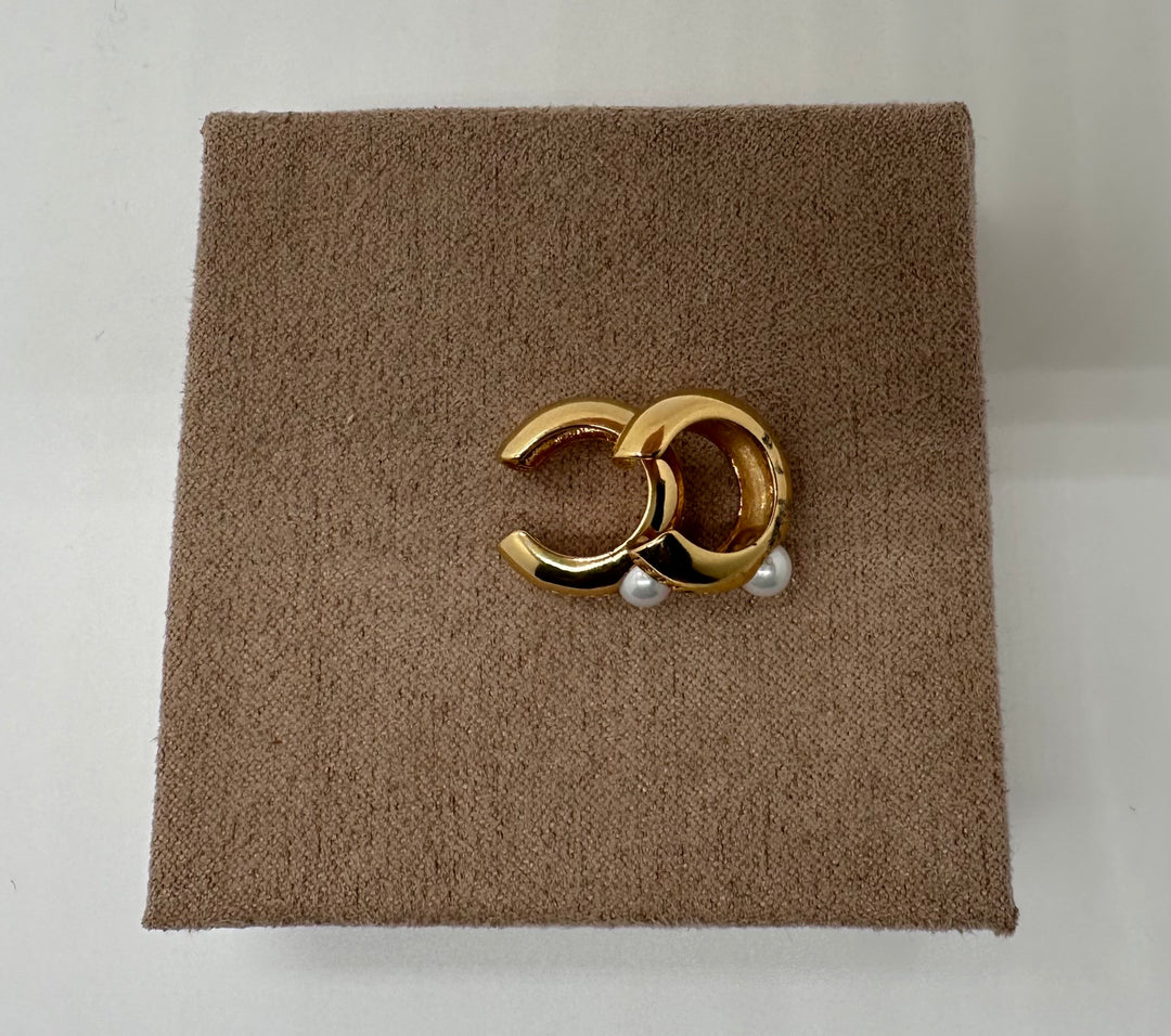 Nuria - Small Fake BFB Piercing Gold &amp; Pearl