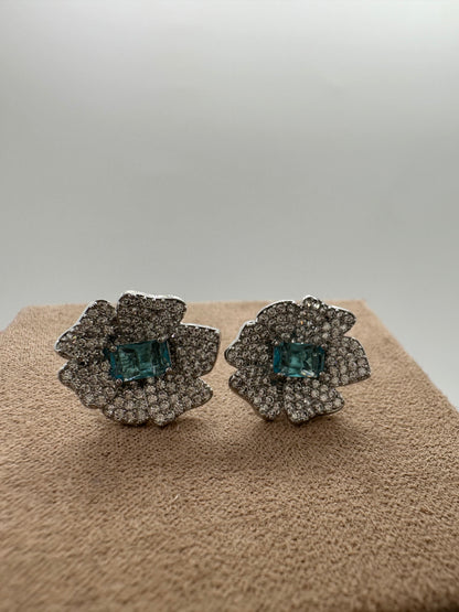 Small Silver Earring w/ Rhines. and Stone