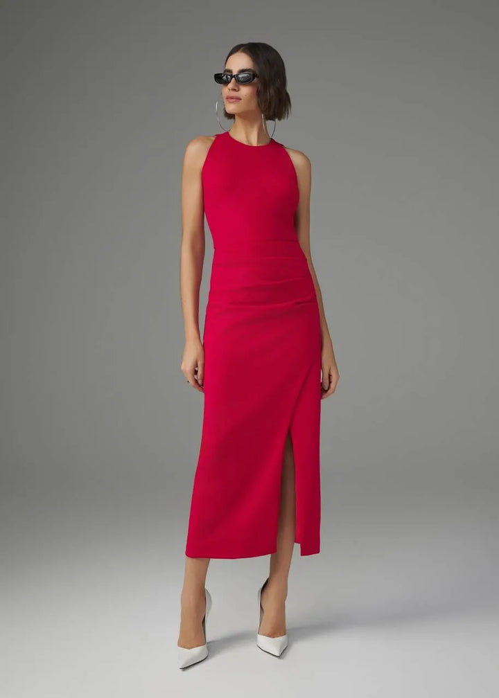 Lore - Vestido Midi Esculpido com Fenda Alta no Pescoço
