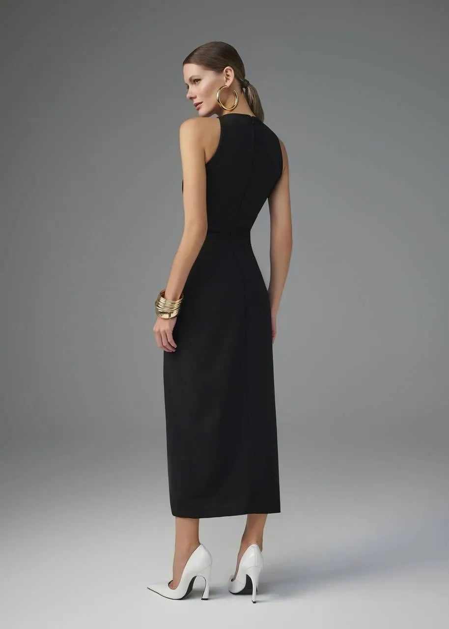 Lore - Vestido Midi Esculpido com Fenda Alta no Pescoço