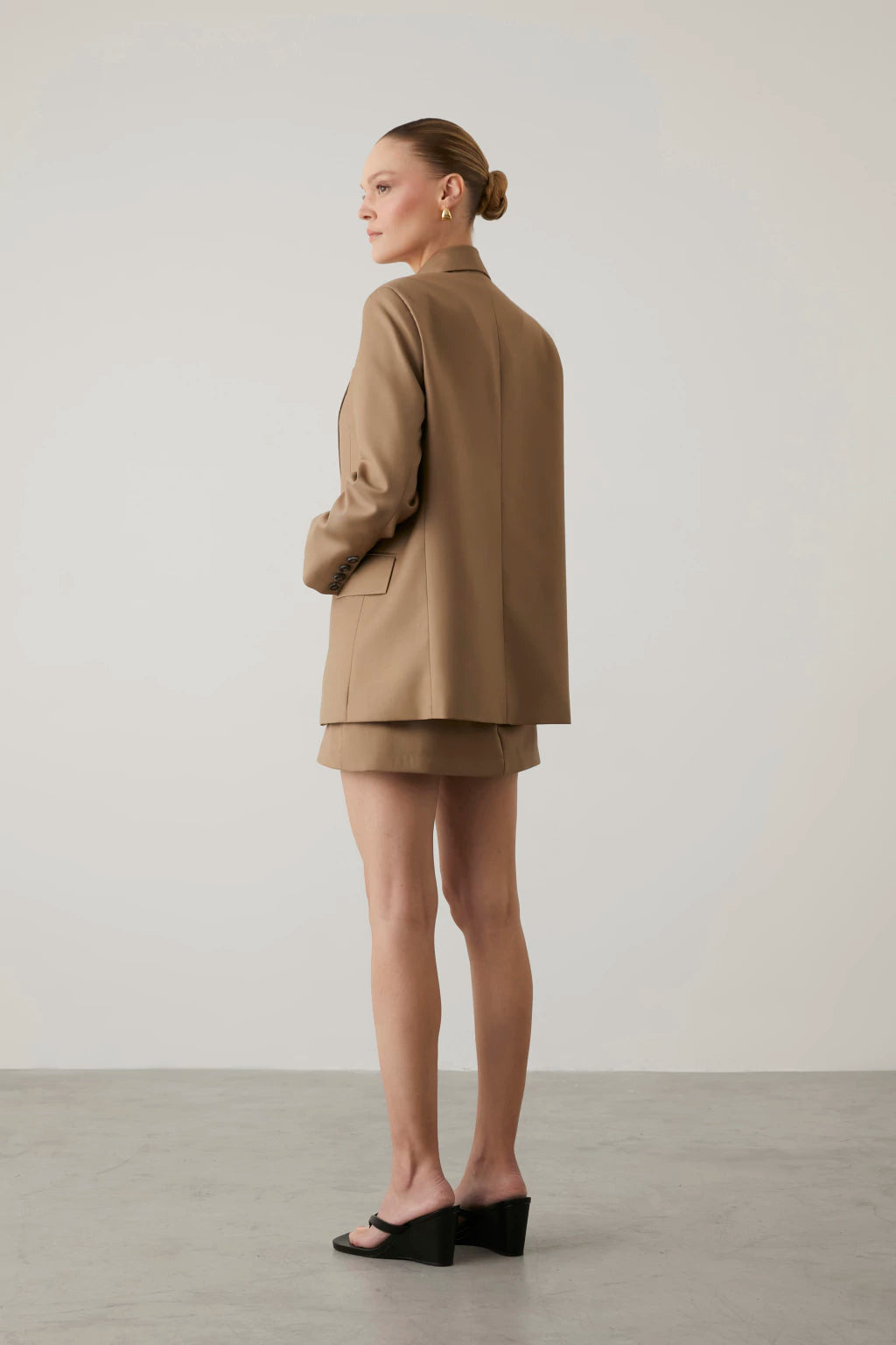 Clomee - Danielle Blazer