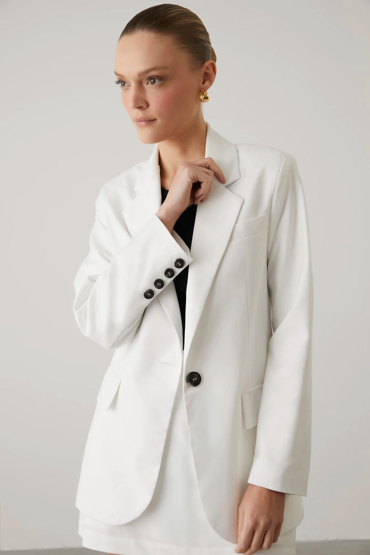 Clomee - Danielle Blazer