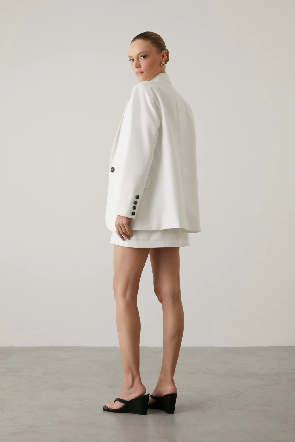 Clomee - Danielle Blazer