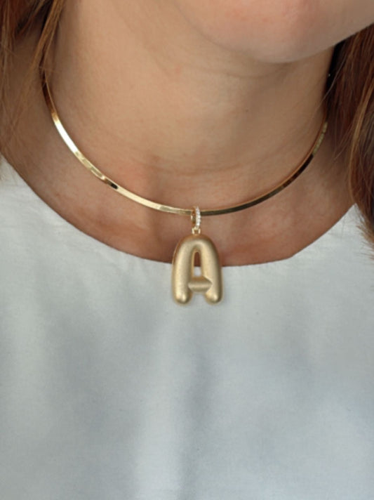 Nuria - Golden Necklace w/ Hanging Letter