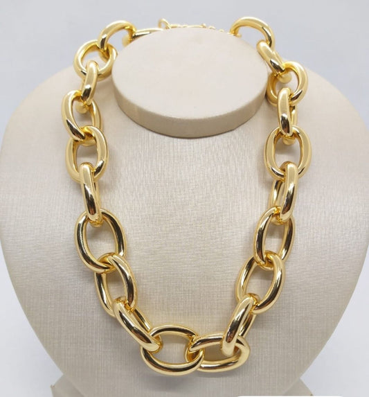 Nuria - Necklace with Golden Studs