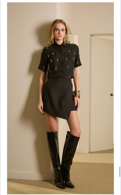 Isa Paes - Tailored Set with Cropped Shirt
