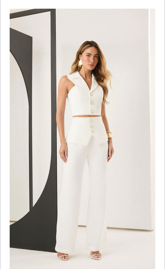 Isa Paes - Tailoring Set Cutouts Buttons