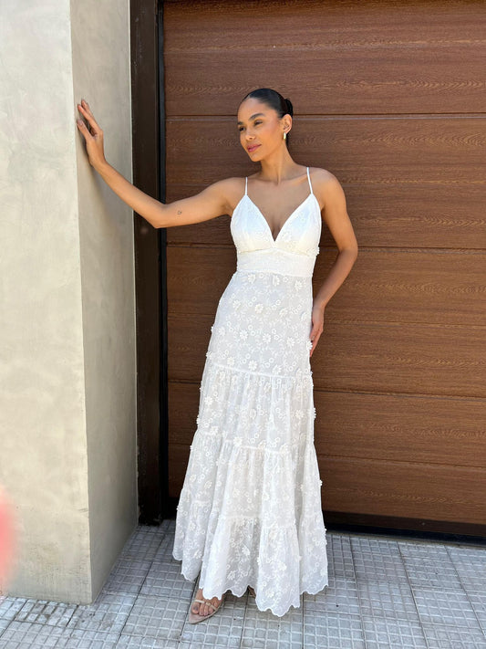 Isa Paes - Long Embroidered Dress