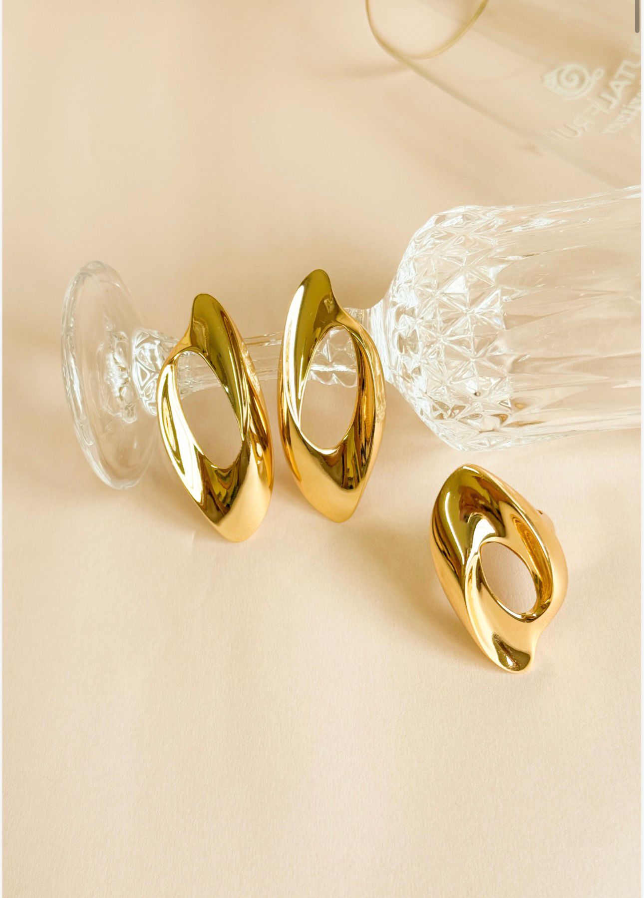 Nuria - Hollow Oval Set