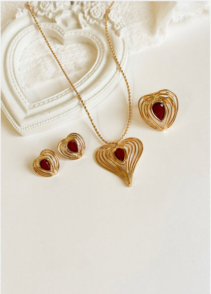 Nuria - Striped Heart