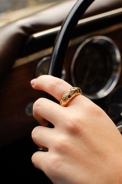 Nuria - Small Detailed Hoop Set