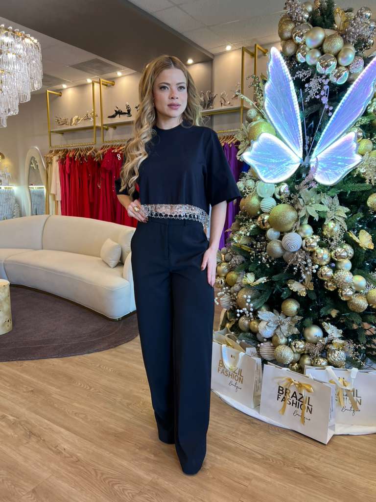 Caos - Cropped T-shirt with embroidery