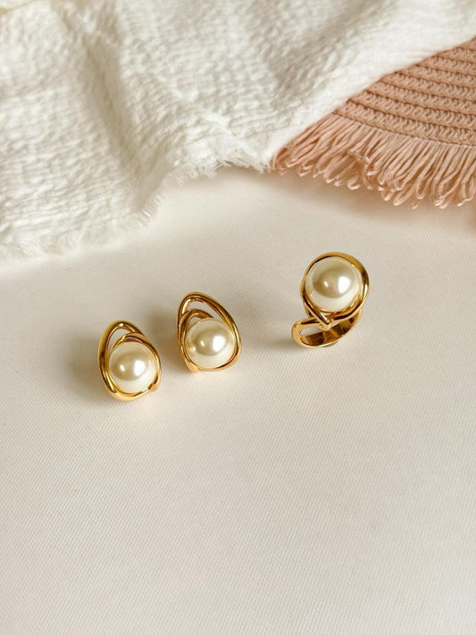 Nuria - Oval With Center Pearl Set