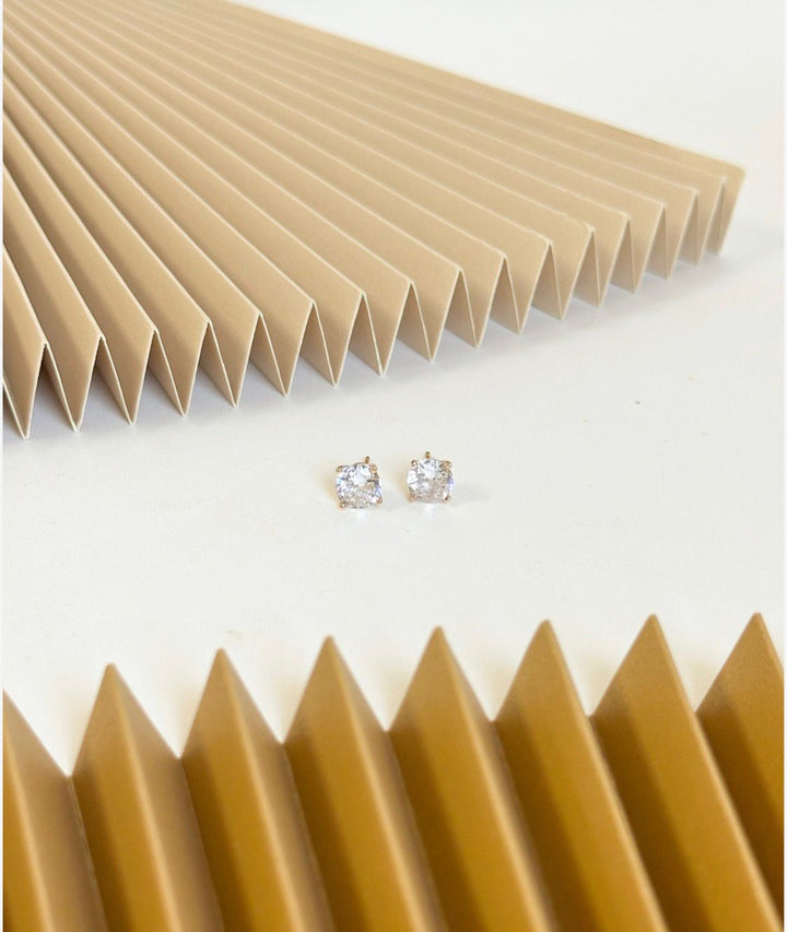 Nuria - Circle Diamond Earrings