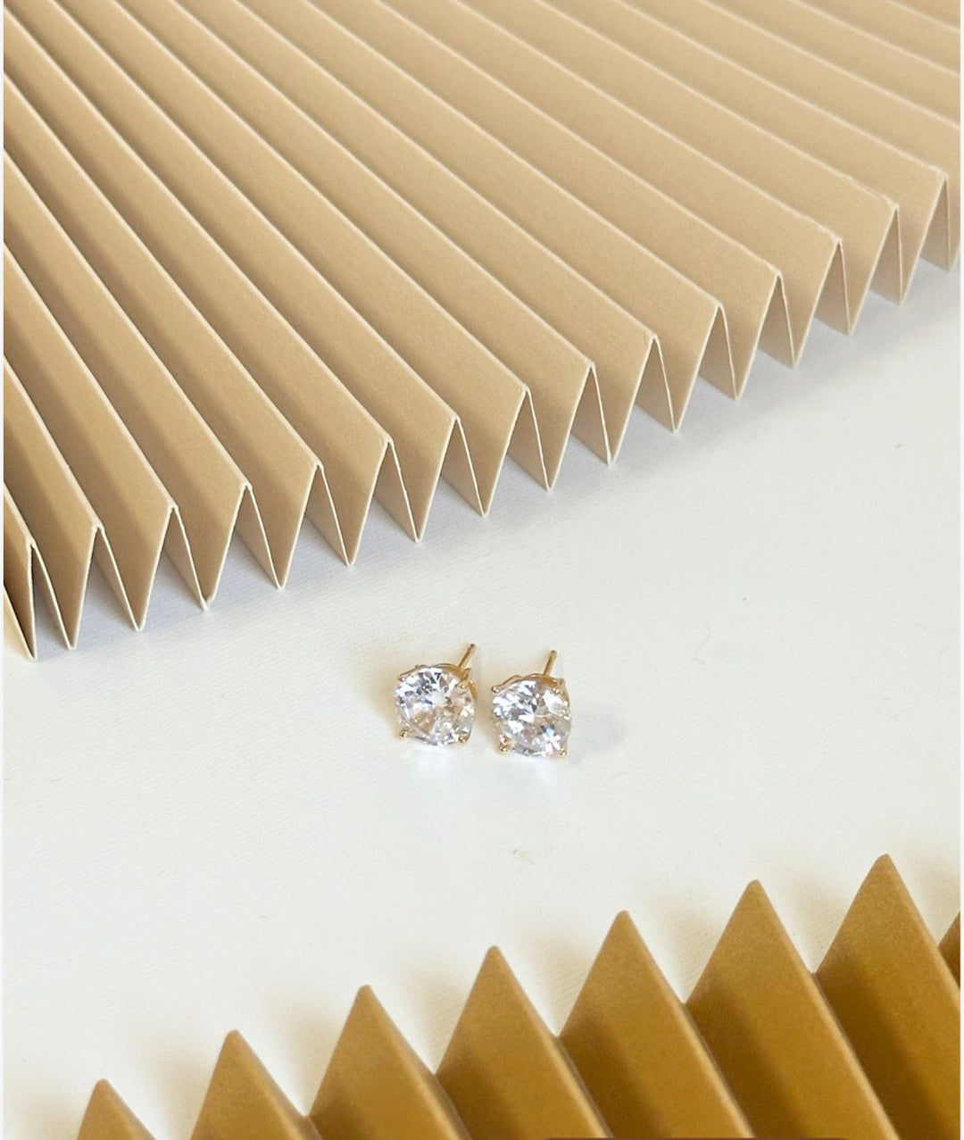 Nuria - Circle Diamond Earrings