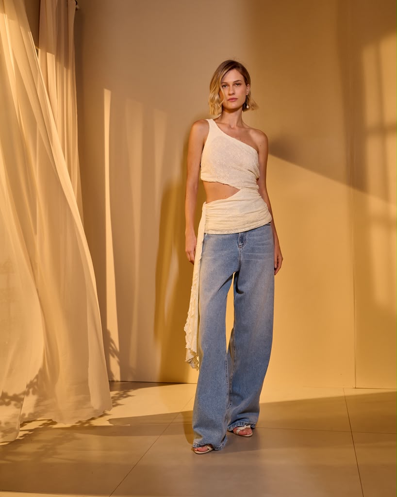 Bfly - Cold Shoulder Top
